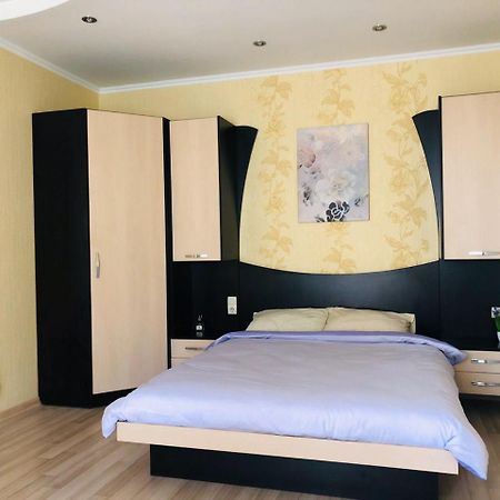 Apartment In The Center Черкаси Екстериор снимка