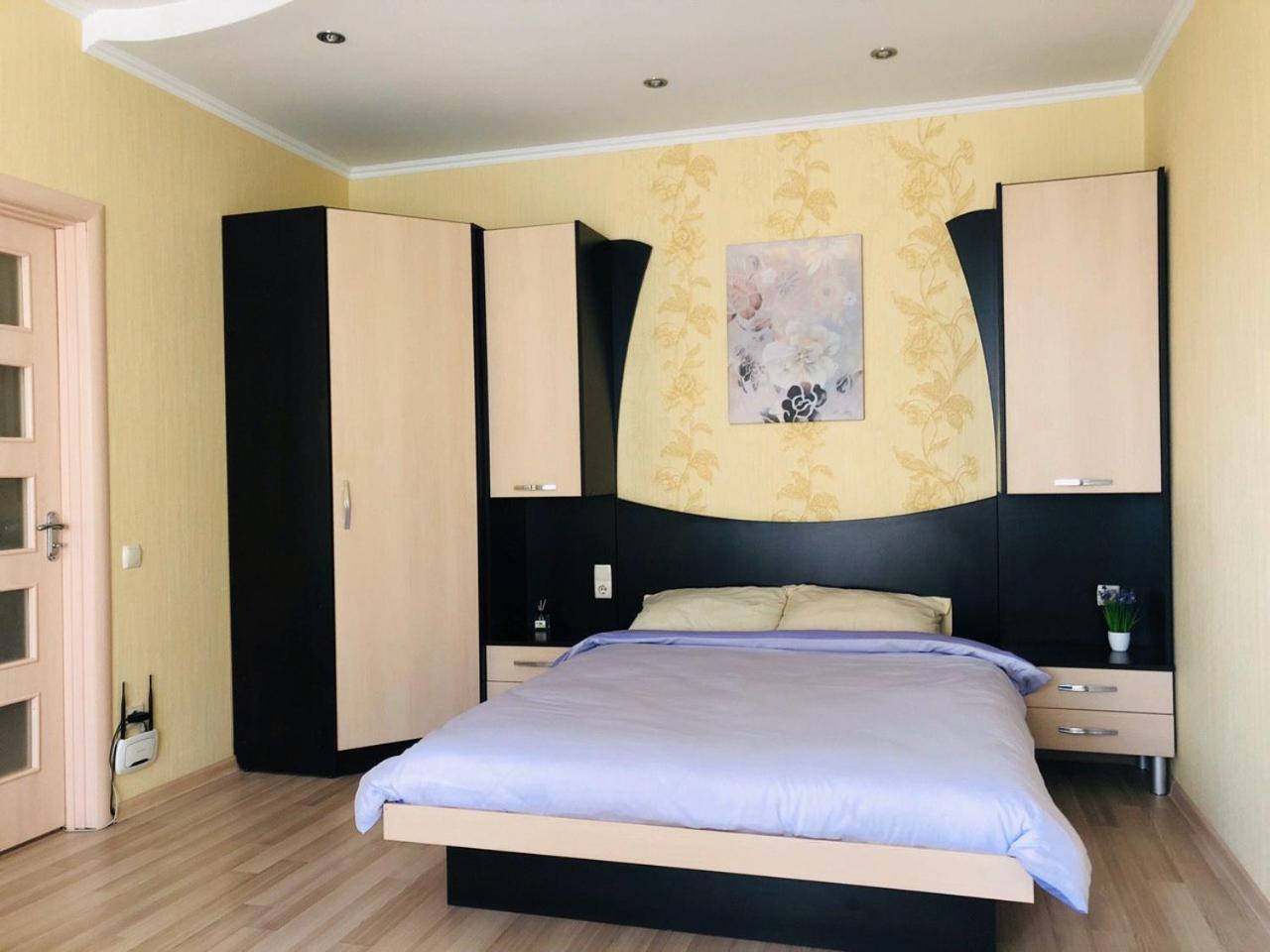 Apartment In The Center Черкаси Екстериор снимка